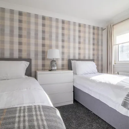 Kirkwood House 2 Bedroom House In Coatbridge Glasgow
