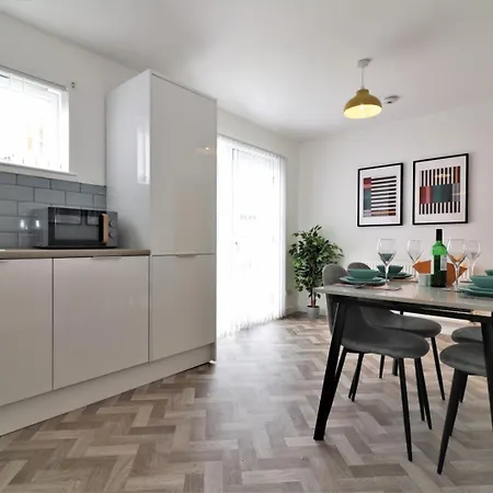 Signature - Great Western View Holiday home Glasgow