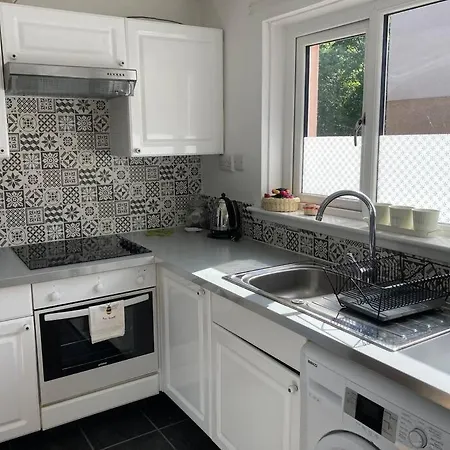 Apartamento Comfy 1 Bedroom Flat With Free Parking *