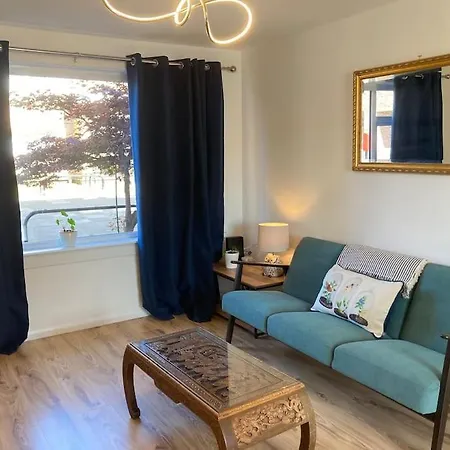 Comfy 1 Bedroom Flat With Free Parking
