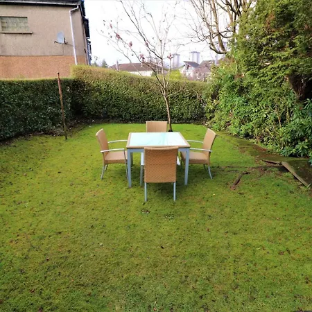 Signature - Gordon House