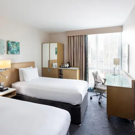 Hilton Garden Centre 4* 글라스고