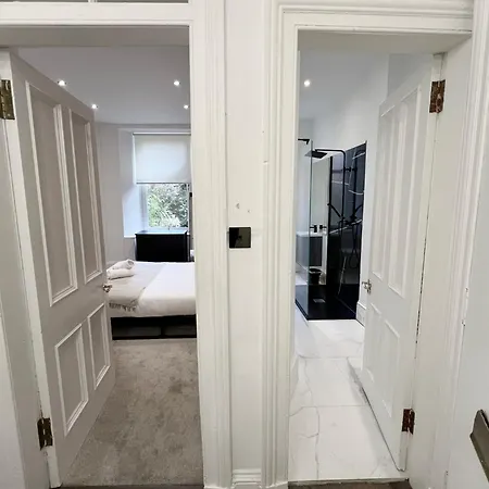 Apartment Cosy Retreat With Modern Amenities *