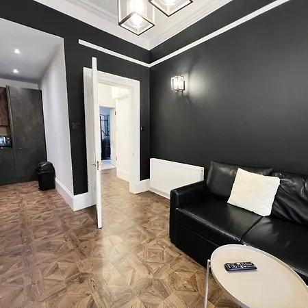 Cosy Retreat With Modern Amenities Apartment Glasgow