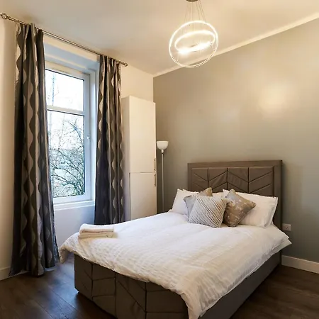 Lovely, Recently Refurbished Two Bedroom *