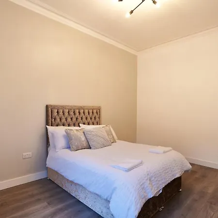 Apartment Lovely, Recently Refurbished Two Bedroom Glasgow