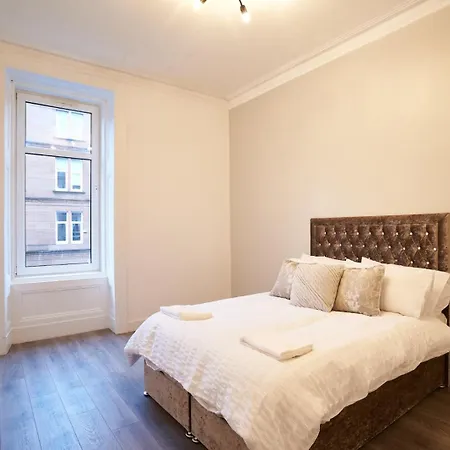 Lovely, Recently Refurbished Two Bedroom