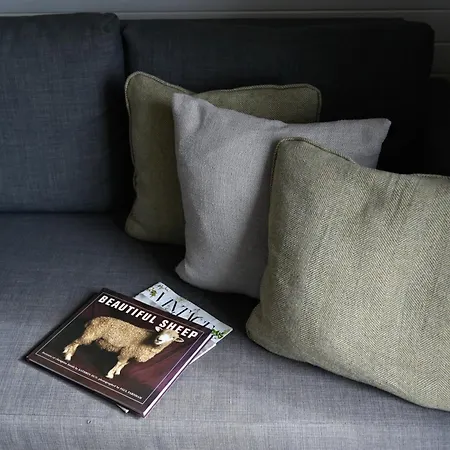 Apartment Luxury Glamping Pods - The Heft & The Hirsel *