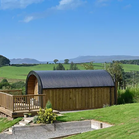 Apartment Luxury Glamping Pods - The Heft & The Hirsel *