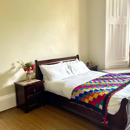 Hotel Pass The Keys Traditional 5 Bed Bellahouston Sleeps 10 3*