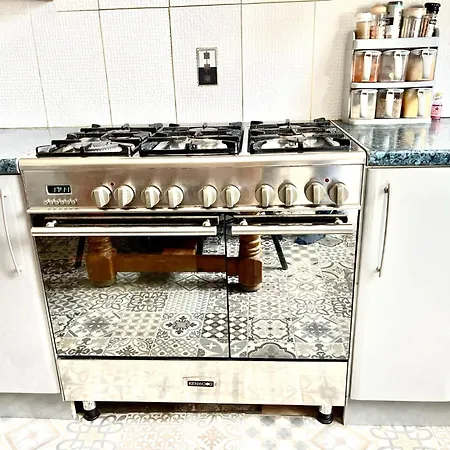 Pass The Keys Traditional 5 Bed Bellahouston Sleeps 10 Hotel