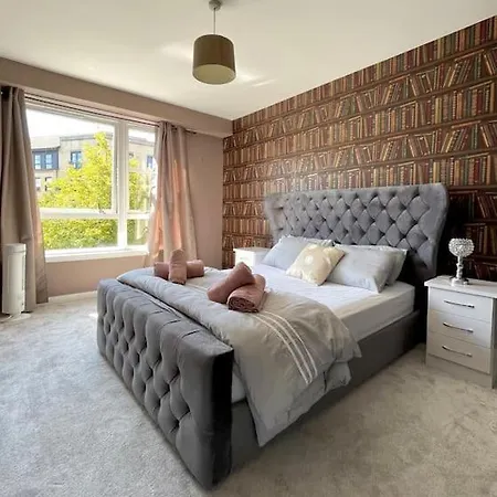 The Naburn - 3 Bed House With Free Parking & Close To Centre Holiday home *