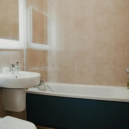 Royal Chambers Serviced * Glasgow