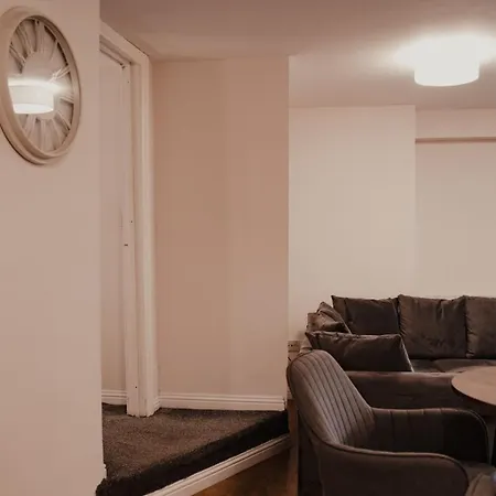 Royal Chambers Serviced דירה *