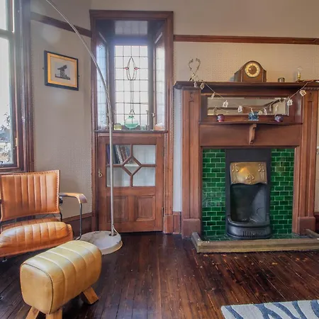 Pass The Keys Beautiful, Traditional 2 Bed Flat W Free Parking * Glasgow