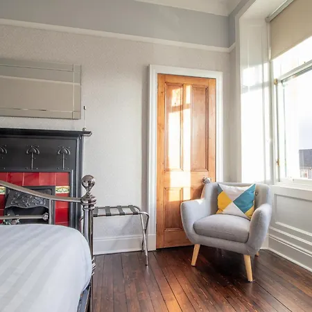 아파트 Beautiful, Traditional 2 Bed Flat W Free Parking - Pass The Keys *