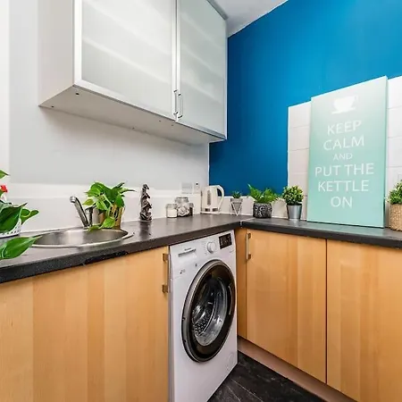 Apartment Traditional 1-bed Flat In Southside Glasgow