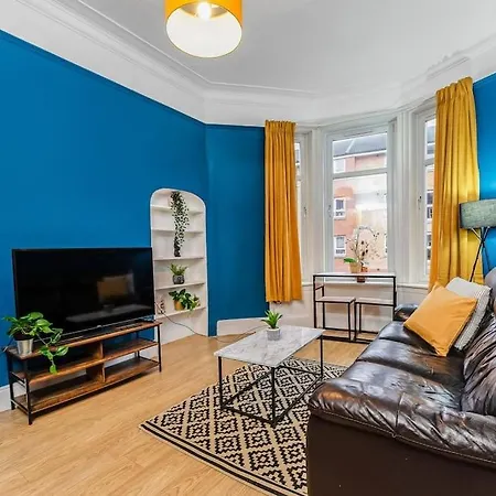 Apartment Traditional 1-bed Flat In Southside Glasgow