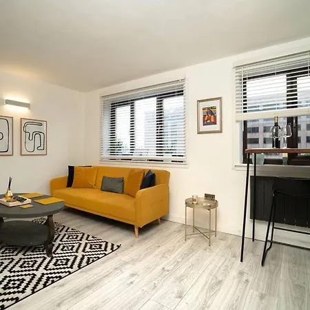 Apartamento Stylish Pad With Free Private Parking
