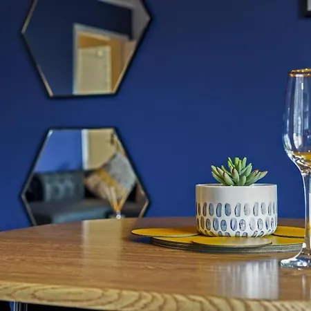 New Slick Finnieston Pad W/ Free Parking