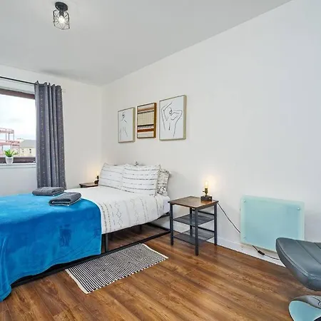 New Slick Finnieston Pad W/ Free Parking Glasgow