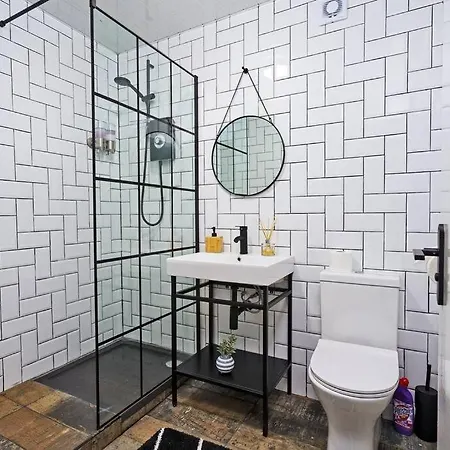 Apartment New Slick Finnieston Pad W/ Free Parking