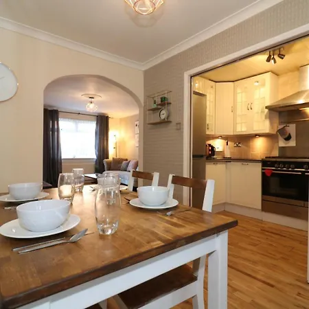 Signature - Shield House Glasgow