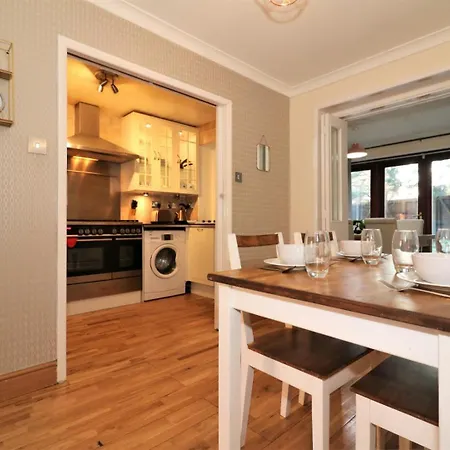Signature - Shield House Apartament *