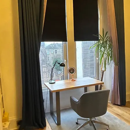 Center/west End Apartment *