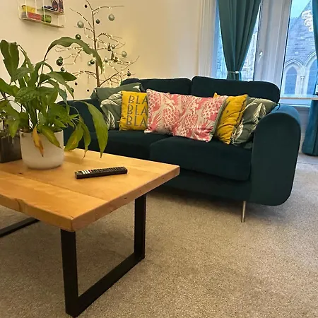 Center/west End Apartment *