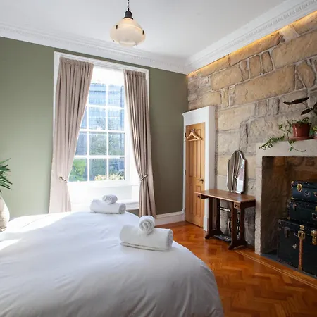 Ashton View Apartment