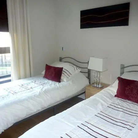Clyde View Apartment *