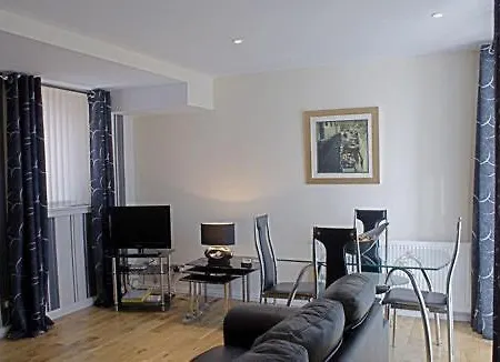 Clyde View Apartment *