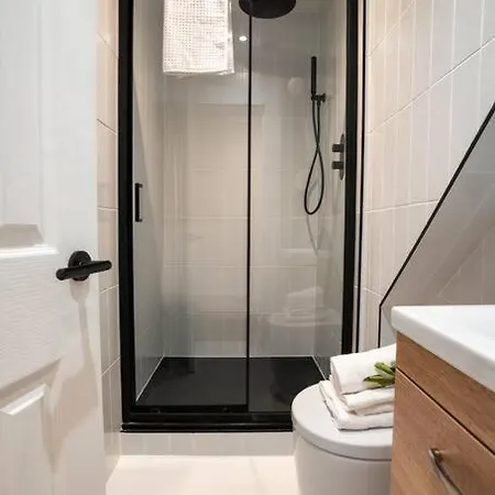 The West End Retreat - Your Luxurious 5* *