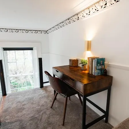 The West End Retreat - Your Luxurious 5*