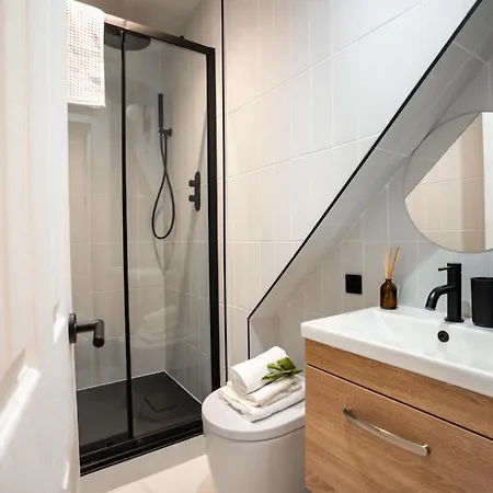 The West End Retreat - Your Luxurious 5* Appartement *