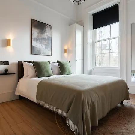 The West End Retreat - Your Luxurious 5* Apartment Glasgow