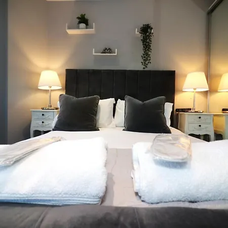 Glas-go 2 Bedroom 3 Min Walk To Secc Hydro Free Parking Onsite