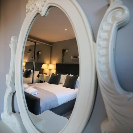 Glas Go Executive 2-bedroom Near Ovo Hydro Free Parking