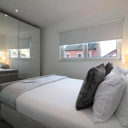 Glas-go 2 Bedroom 3 Min Walk To Secc Hydro Free Parking Onsite Apartment