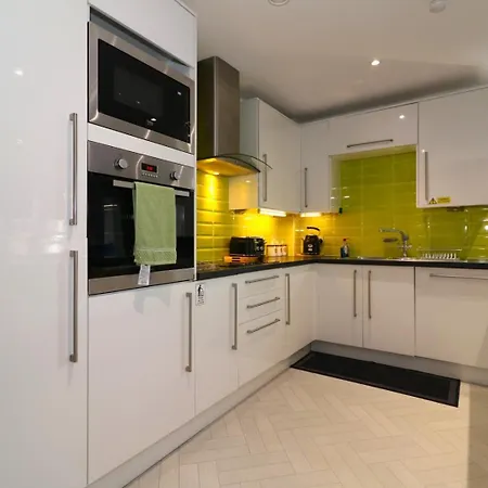Glas Go Executive 2-bedroom Near Ovo Hydro Free Parking