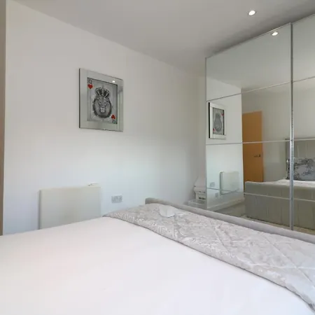 Glas-go 2 Bedroom 3 Min Walk To Secc Hydro Free Parking Onsite Apartment Glasgow