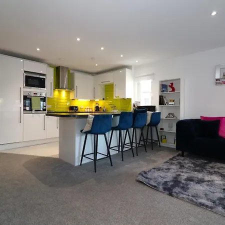 Glas Go Executive 2-bedroom Near Ovo Hydro Free Parking