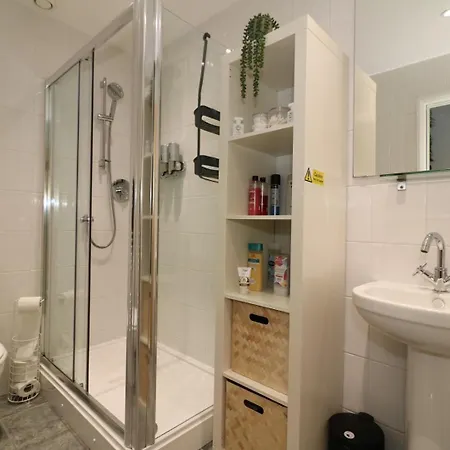 Glas-go 2 Bedroom 3 Min Walk To Secc Hydro Free Parking Onsite Apartment Glasgow