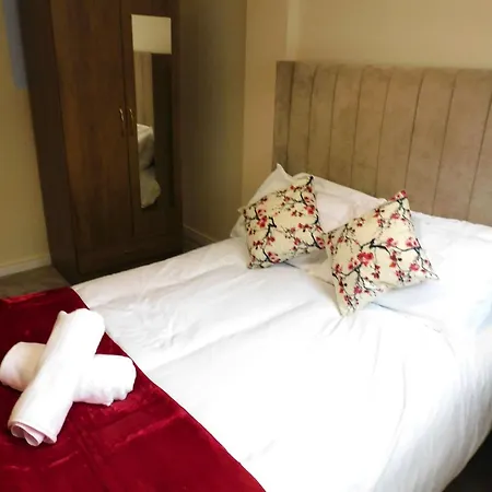 Fabulous 2 Bed 10 Mins From Centre *