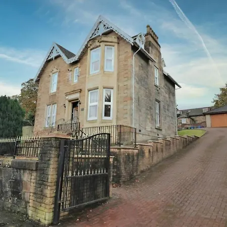 10 Bedrooms Pool Table Garden Piano Apartment Glasgow