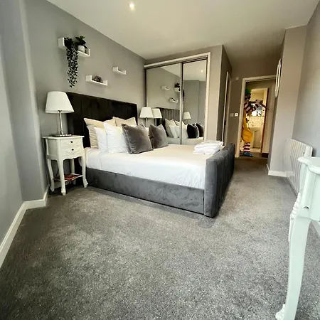 Glas-go 2 Bedroom 3 Min Walk To Secc Hydro Free Parking Onsite