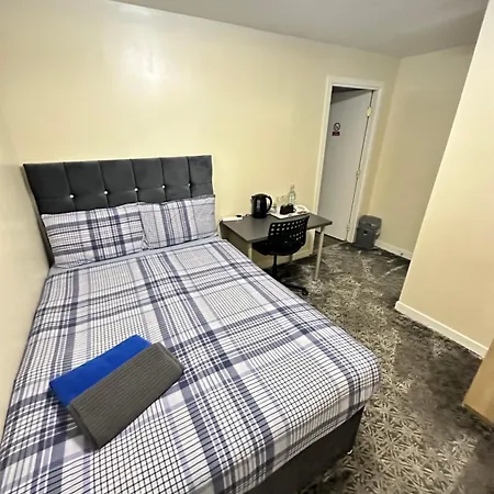 Ibrox Guest house *