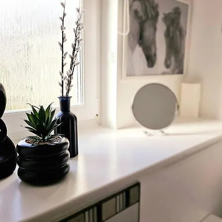 Feriehus Modern 5 Bedroom Townhouse With Free Parking *