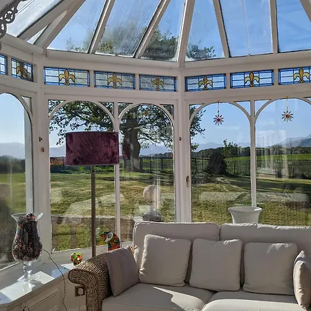 Homestay Finn Village - Loch Lomond - Black With Jacuzzi-style Bath